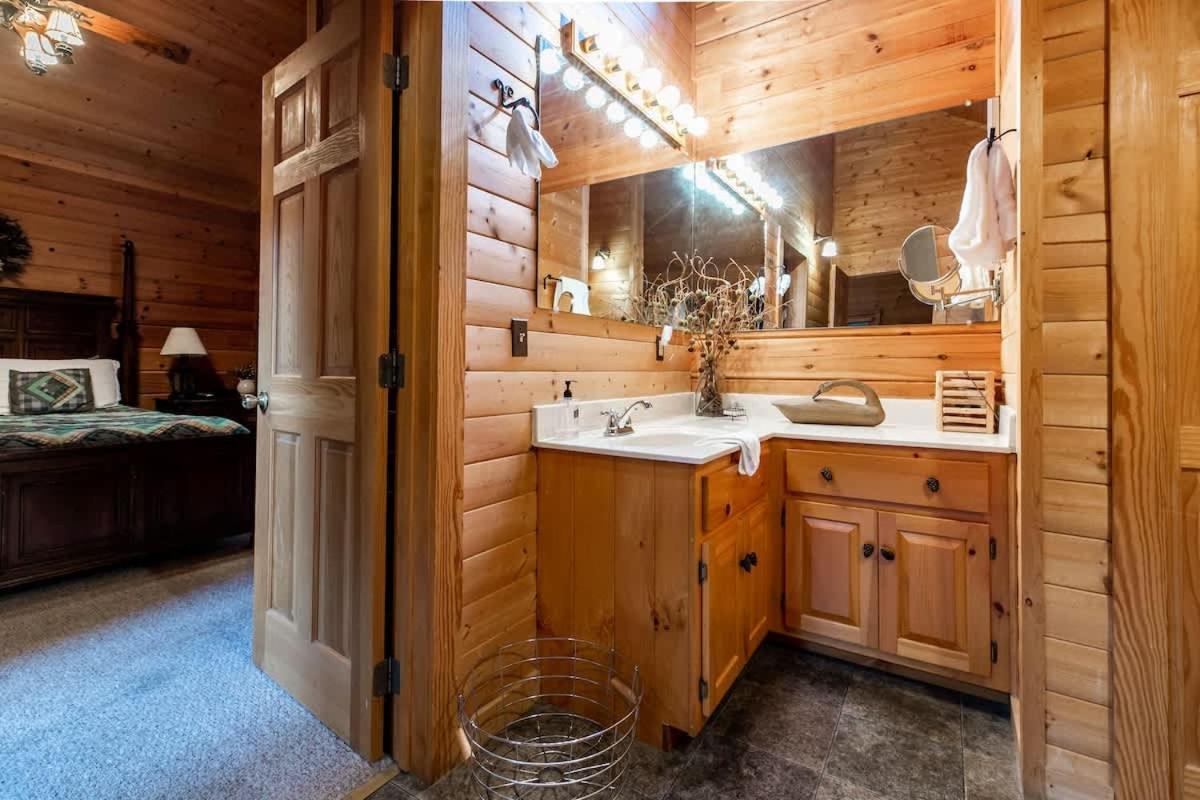 Nice View Fireplace, Hot Tub, Porch Bed, Private Sevierville Eksteriør bilde