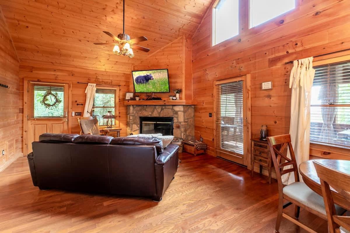 Nice View Fireplace, Hot Tub, Porch Bed, Private Sevierville Eksteriør bilde