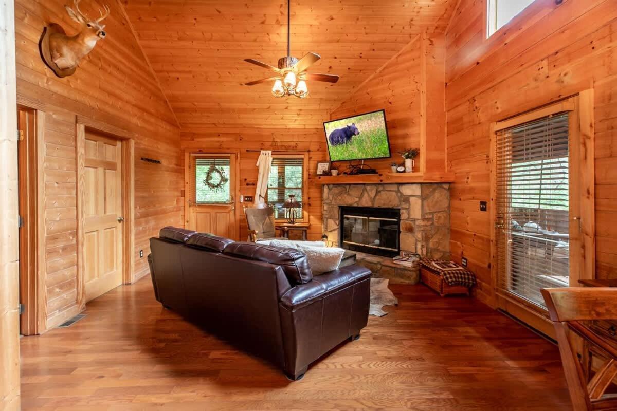 Nice View Fireplace, Hot Tub, Porch Bed, Private Sevierville Eksteriør bilde