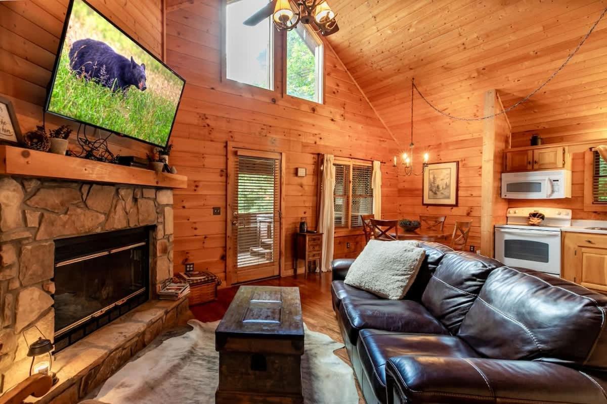 Nice View Fireplace, Hot Tub, Porch Bed, Private Sevierville Eksteriør bilde