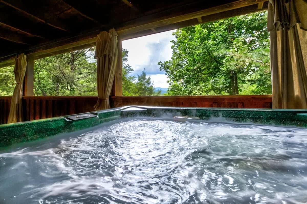 Nice View Fireplace, Hot Tub, Porch Bed, Private Sevierville Eksteriør bilde